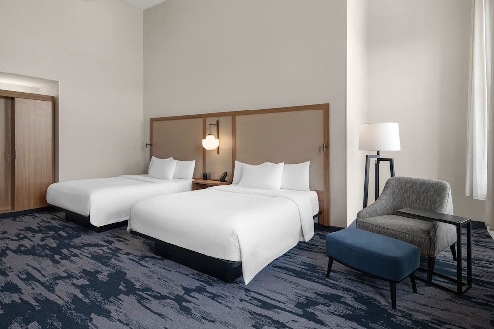 غرفة بسريرين كوين بإطلالة على النهر لذوي الإعاقة، Fairfield Inn & Suites Madison Historic Eagle Cotton Mill 2/7