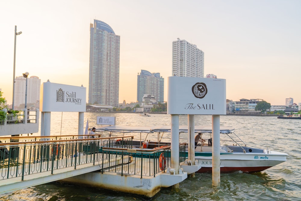 The Salil Hotel Riverside Bangkok 46/50