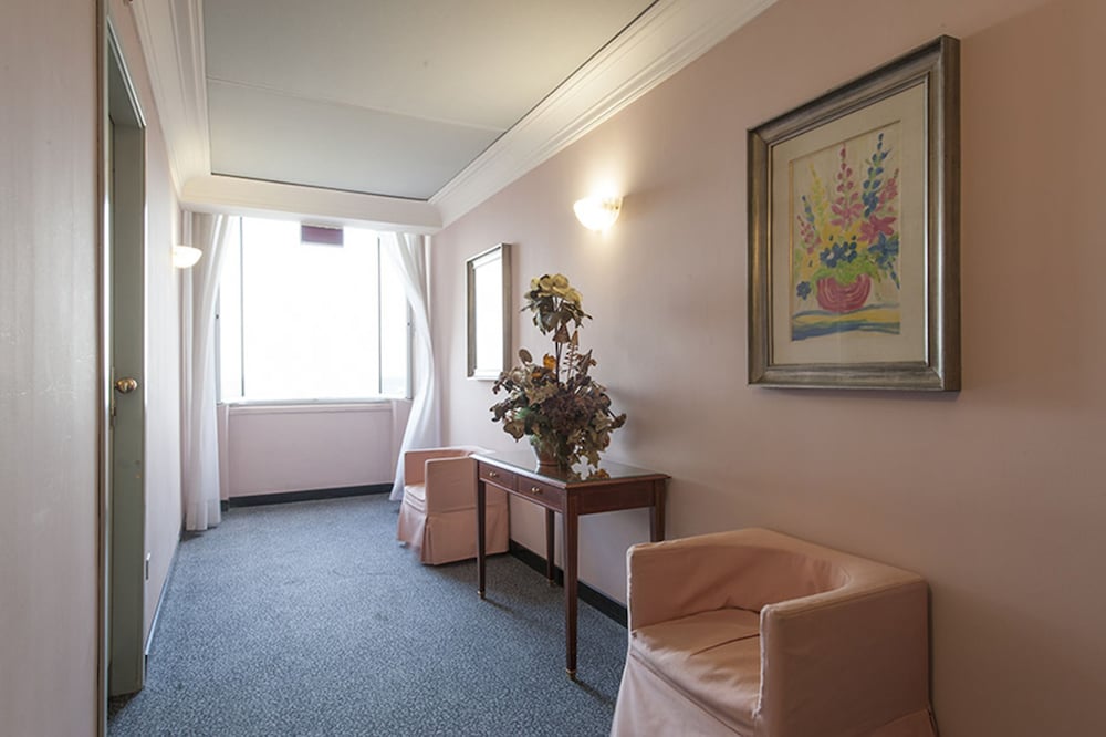 Esplanade Hotel 45/60