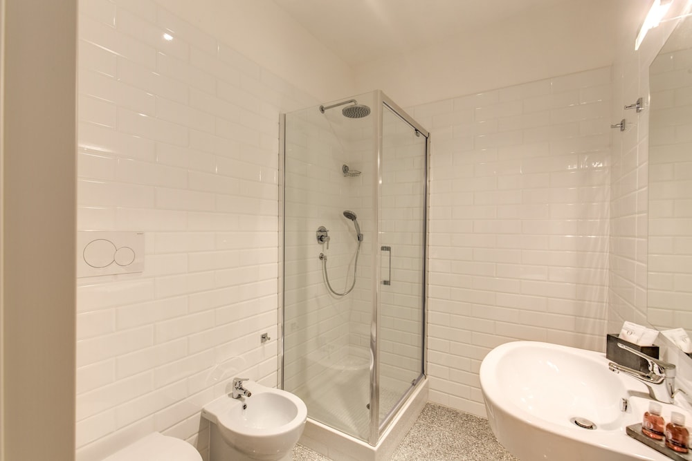 Grand Tour Roma Guest House 68/73