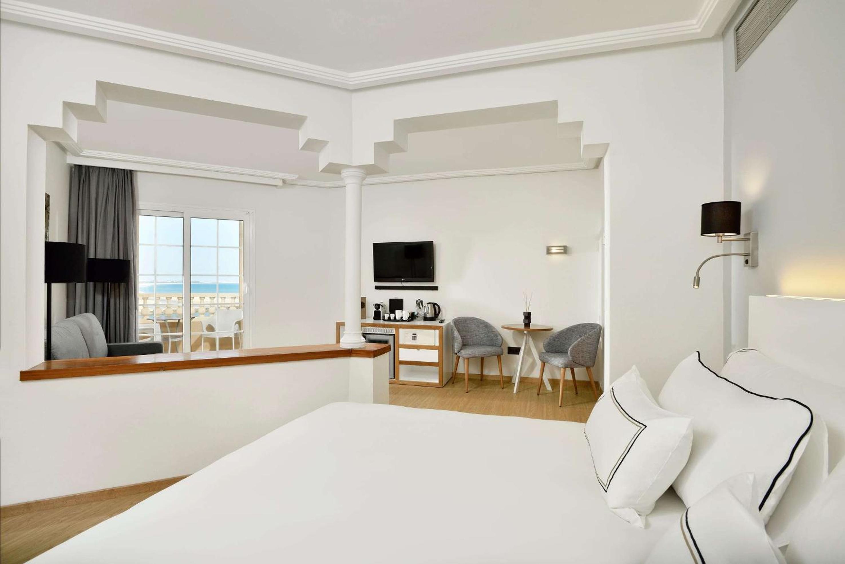 The Level, Junior Suite, Ocean View, Melia Atlantico Isla Canela 2/4