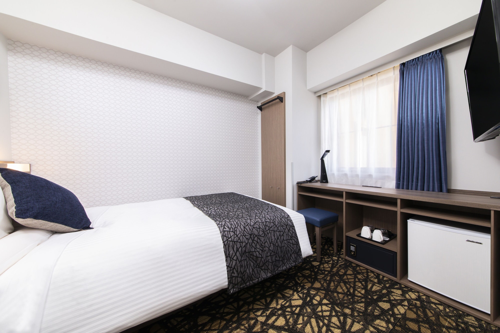 SEMI ROOM, STANDARD, SEMI DOUBLE BED