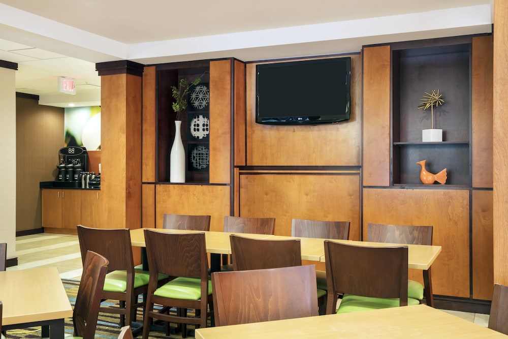 Fairfield Inn Suites By Marriott Lakeland Plant City 33/48
