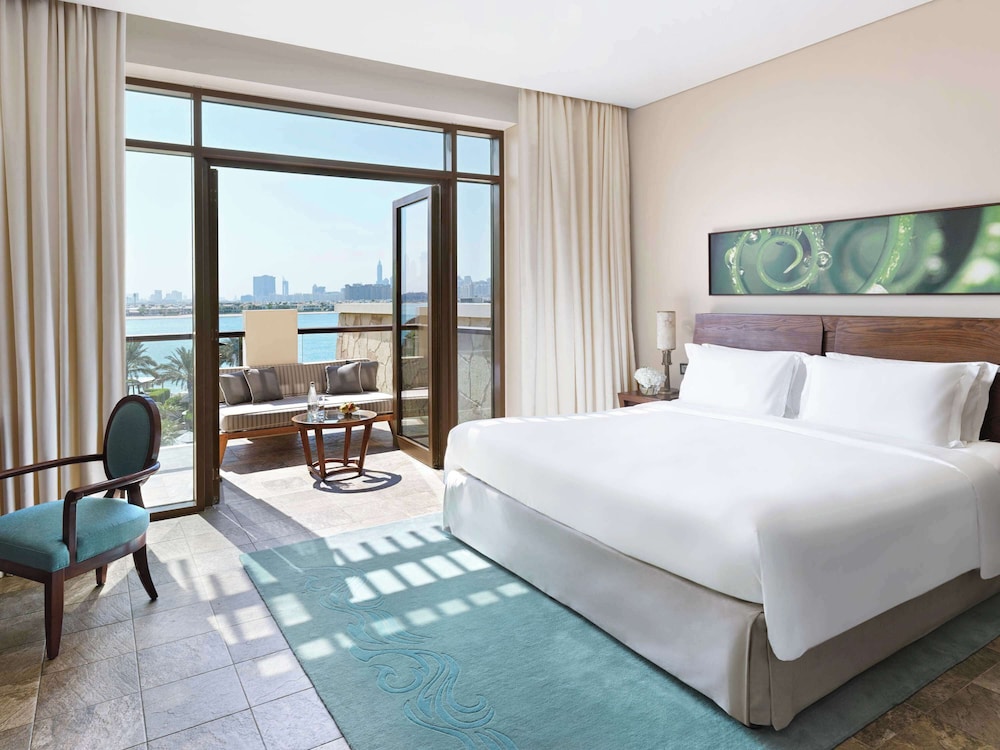 LUXURY, KING BED, PALM VIEW, BALCONY