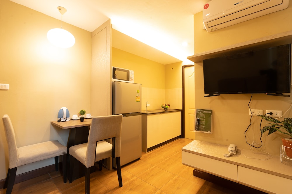 Greenview Ekkamai 10 12/48