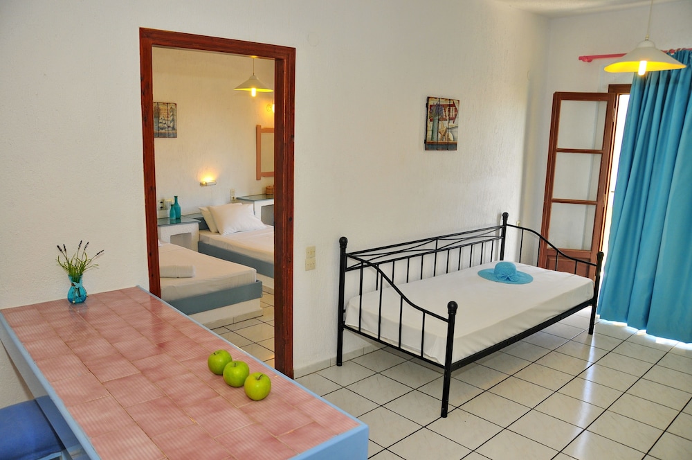 CLEOPATRA APARTMENTS 33/50