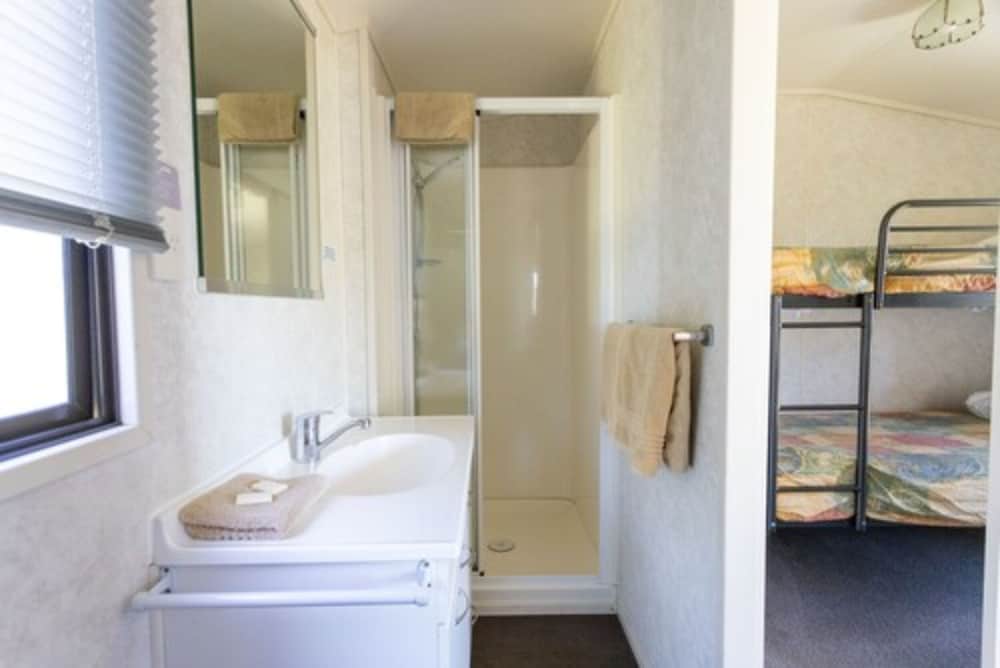 Cosy Corner Holiday Park 50/50