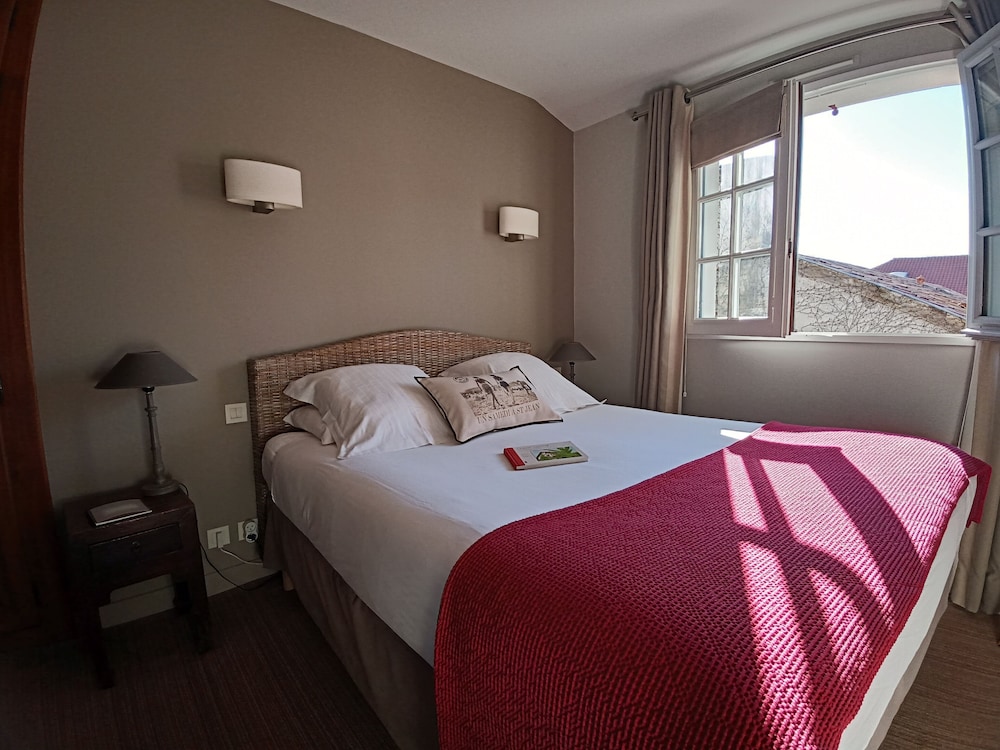Hotel La Marisa 24/70