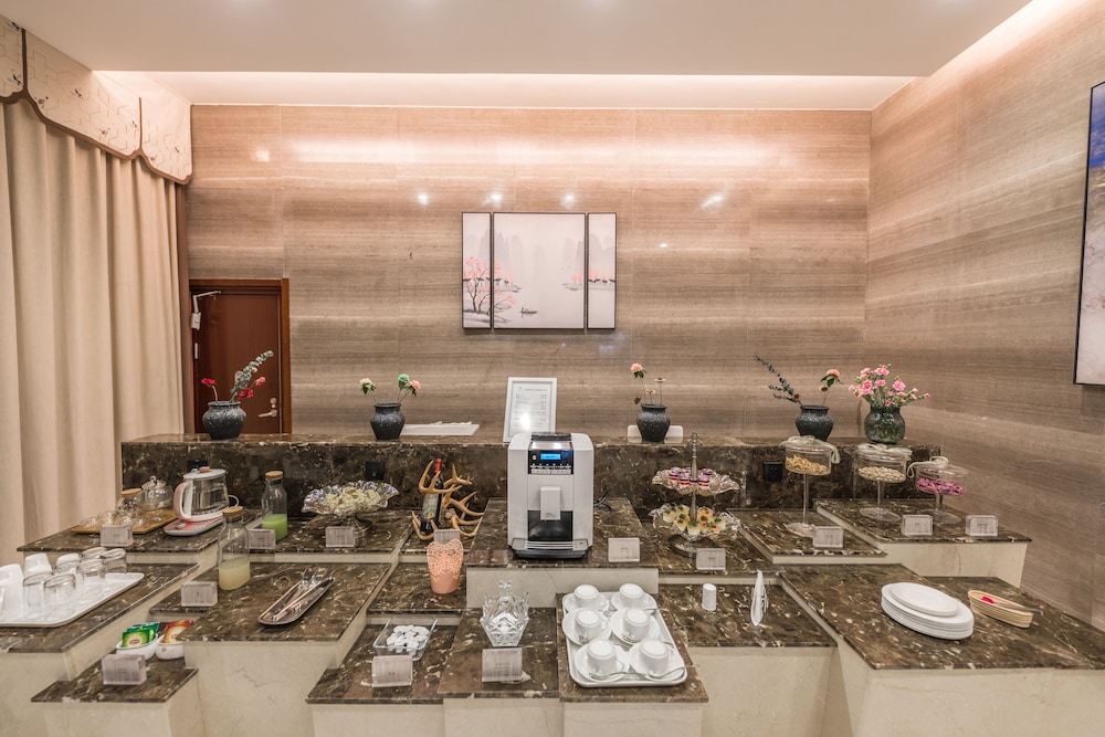 Metropolo Jinjiang Hotels (Xuzhou Railway Station, Suning Plaza, Chudu) 35/39