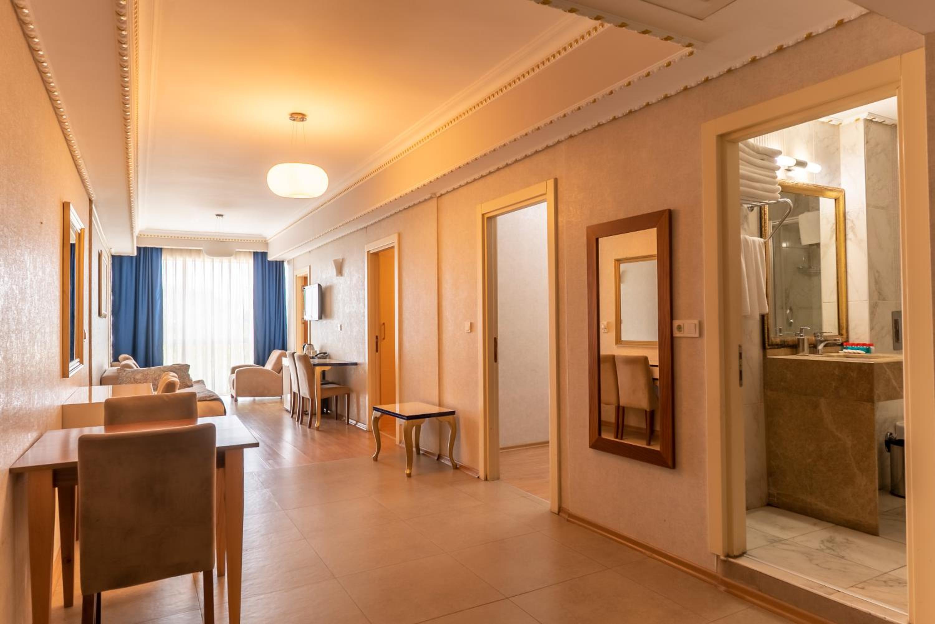 Grand Karot Hotel 42/56
