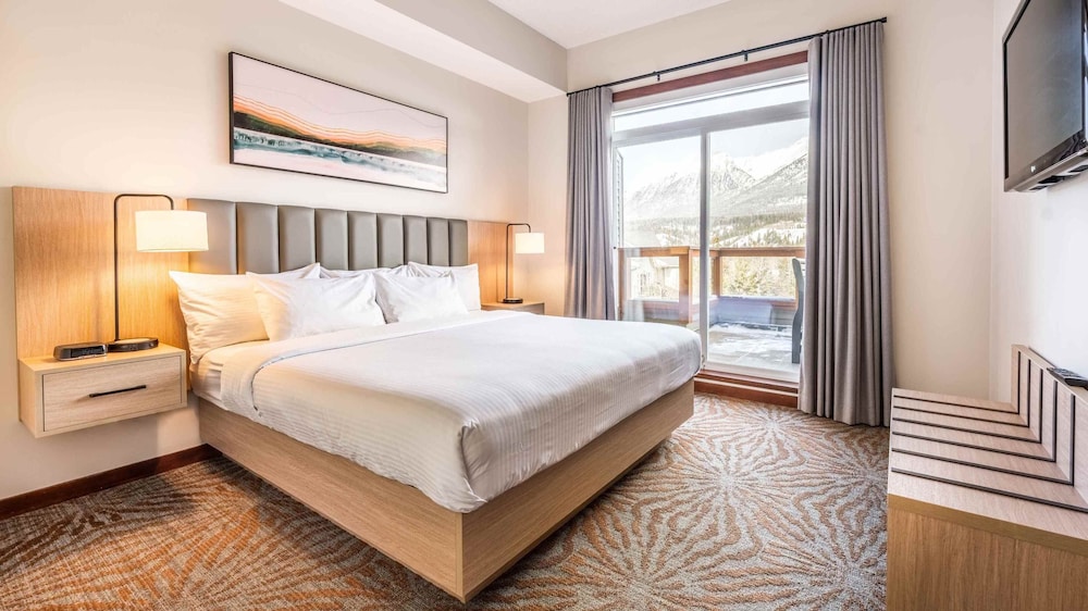 2 BEDROOMS, PREMIUM, SUITE, MOUNTAIN VIEW