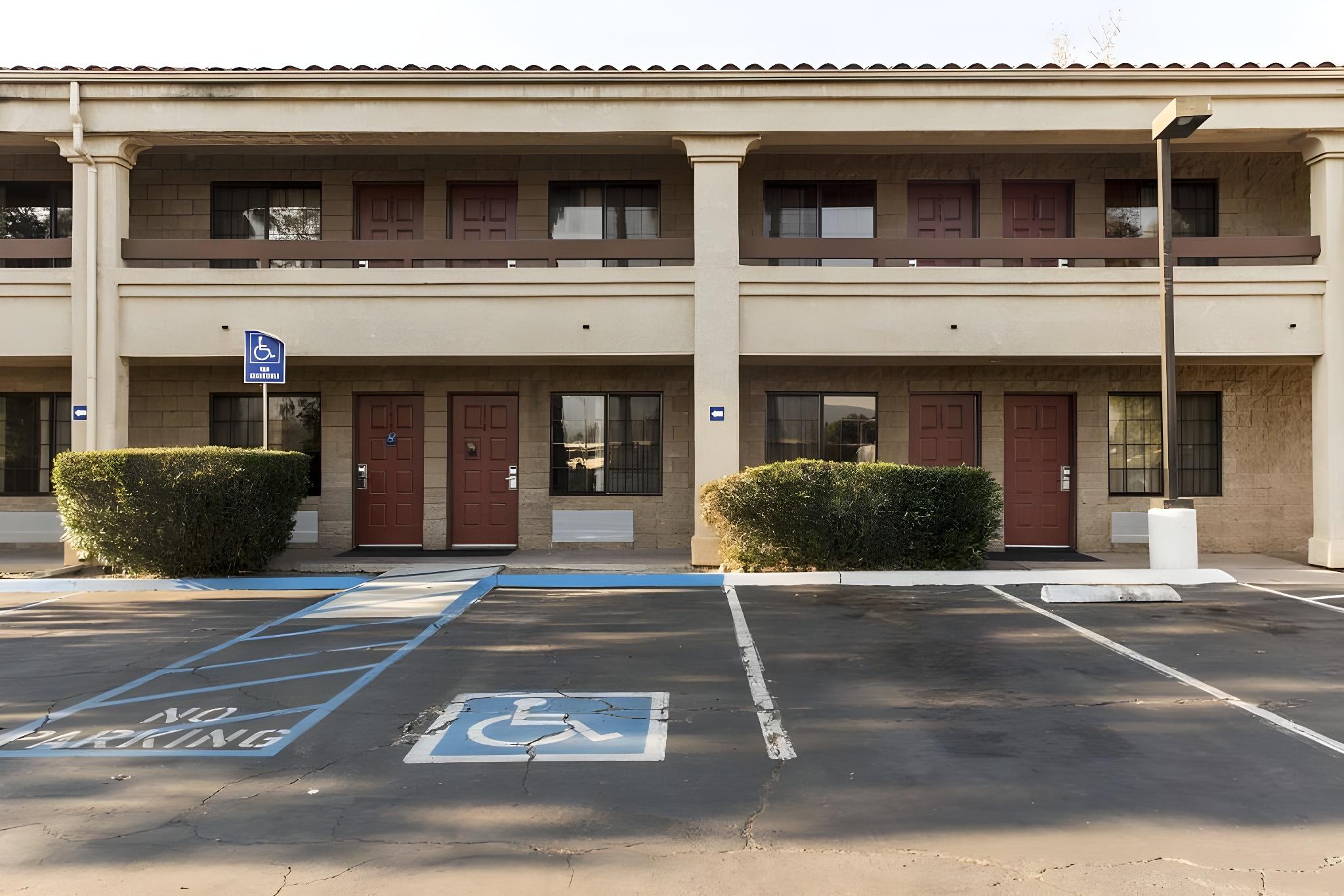 Premier Inns Thousand Oaks 28/32
