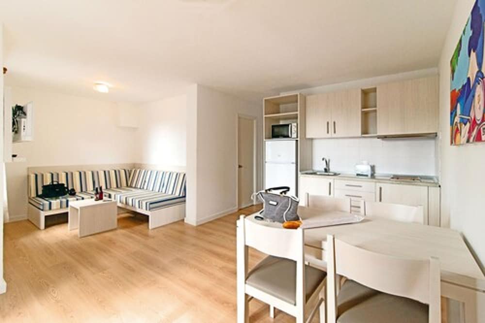 Cala Blanca Apartments 22/40