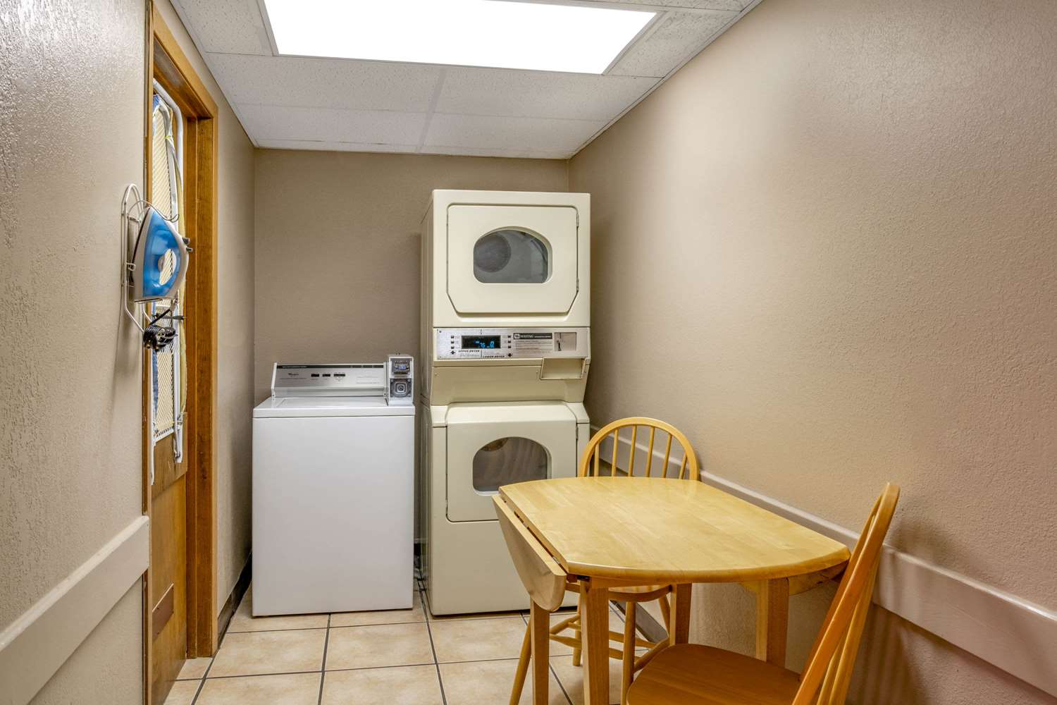Super 8 by Wyndham Cortez/Mesa Verde Area 11/22