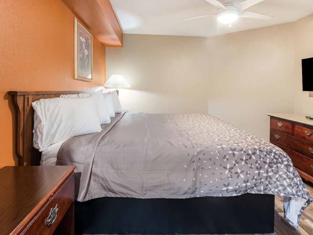 Mountain Vista Inn and Suites 23/57