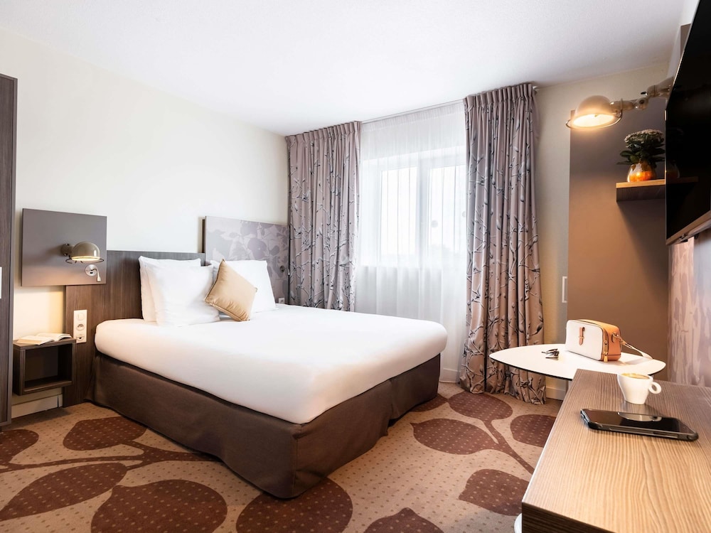 MERCURE COMPIEGNE SUD 24/76