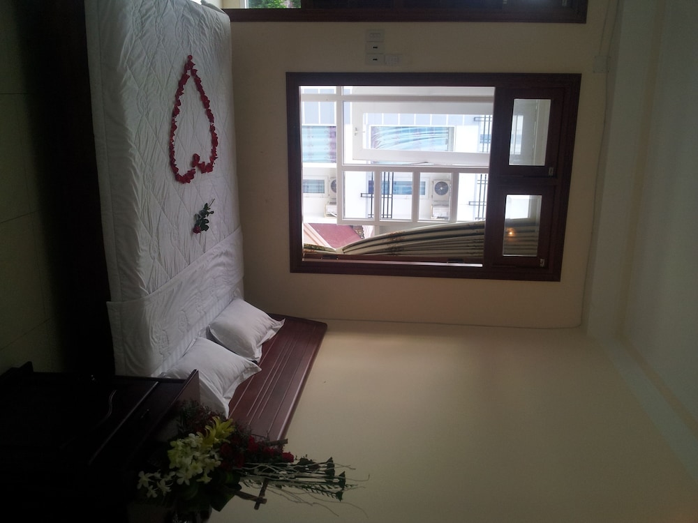 Seaside Hotel 2 8/13
