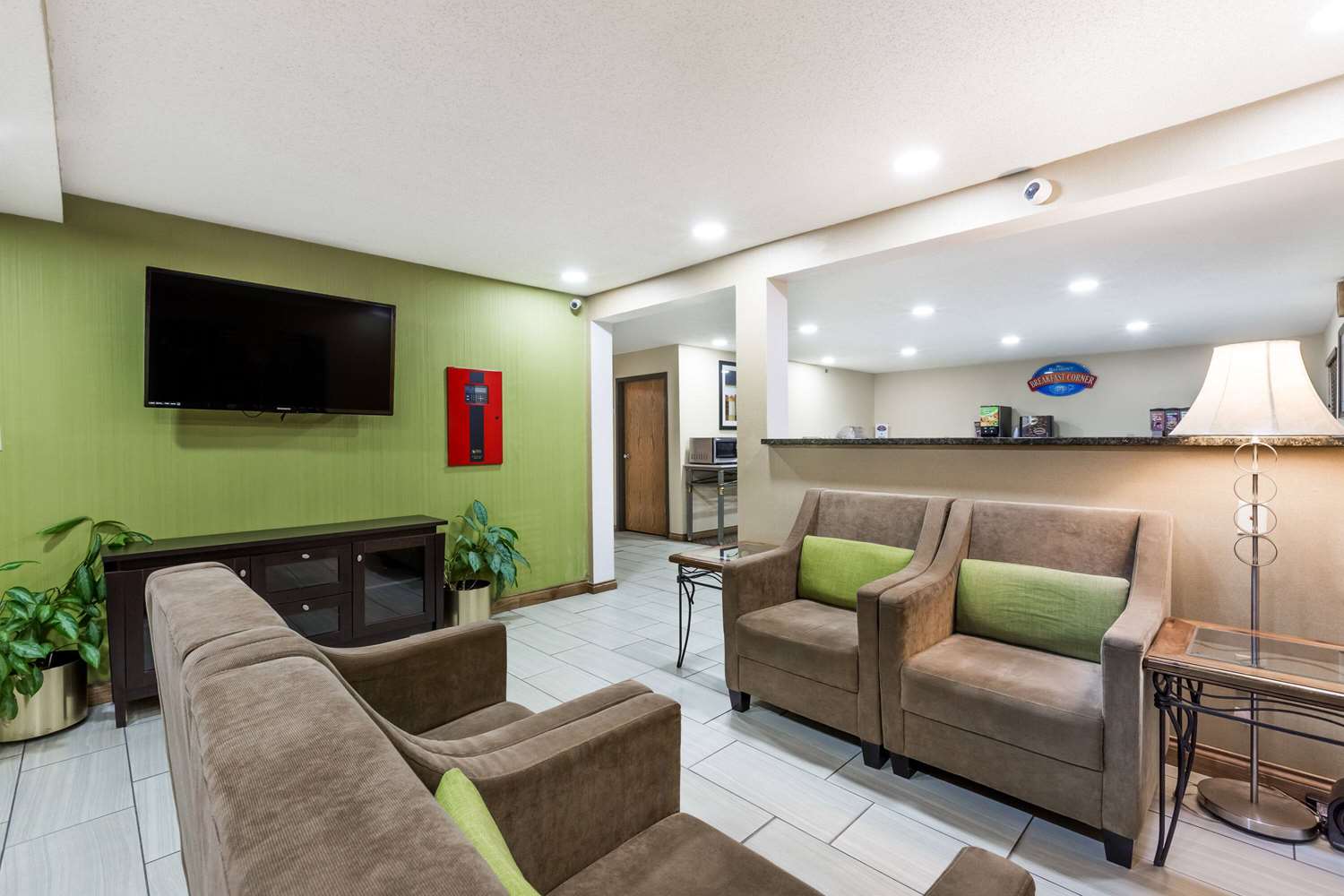 Baymont By Wyndham Louisville South I 65 20/33