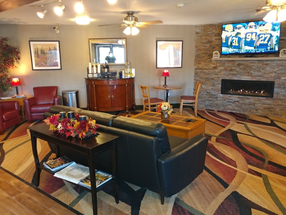 Days Inn & Suites by Wyndham Fargo 19th Ave/Airport Dome 20/26
