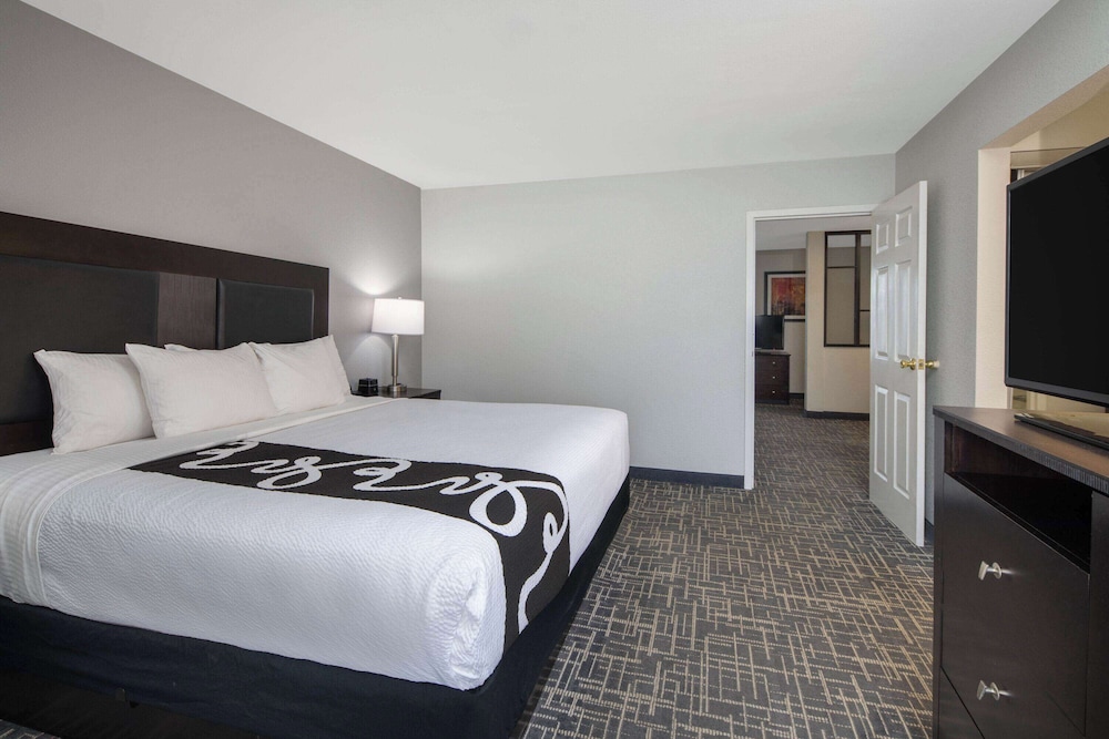 STUDIO, SUITE, QUEEN BED, ACCESSIBLE
