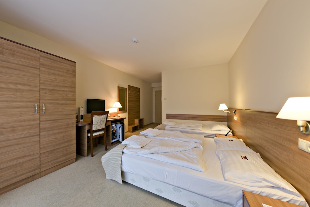 CIVITAS BOUTIQUE HOTEL 26/79