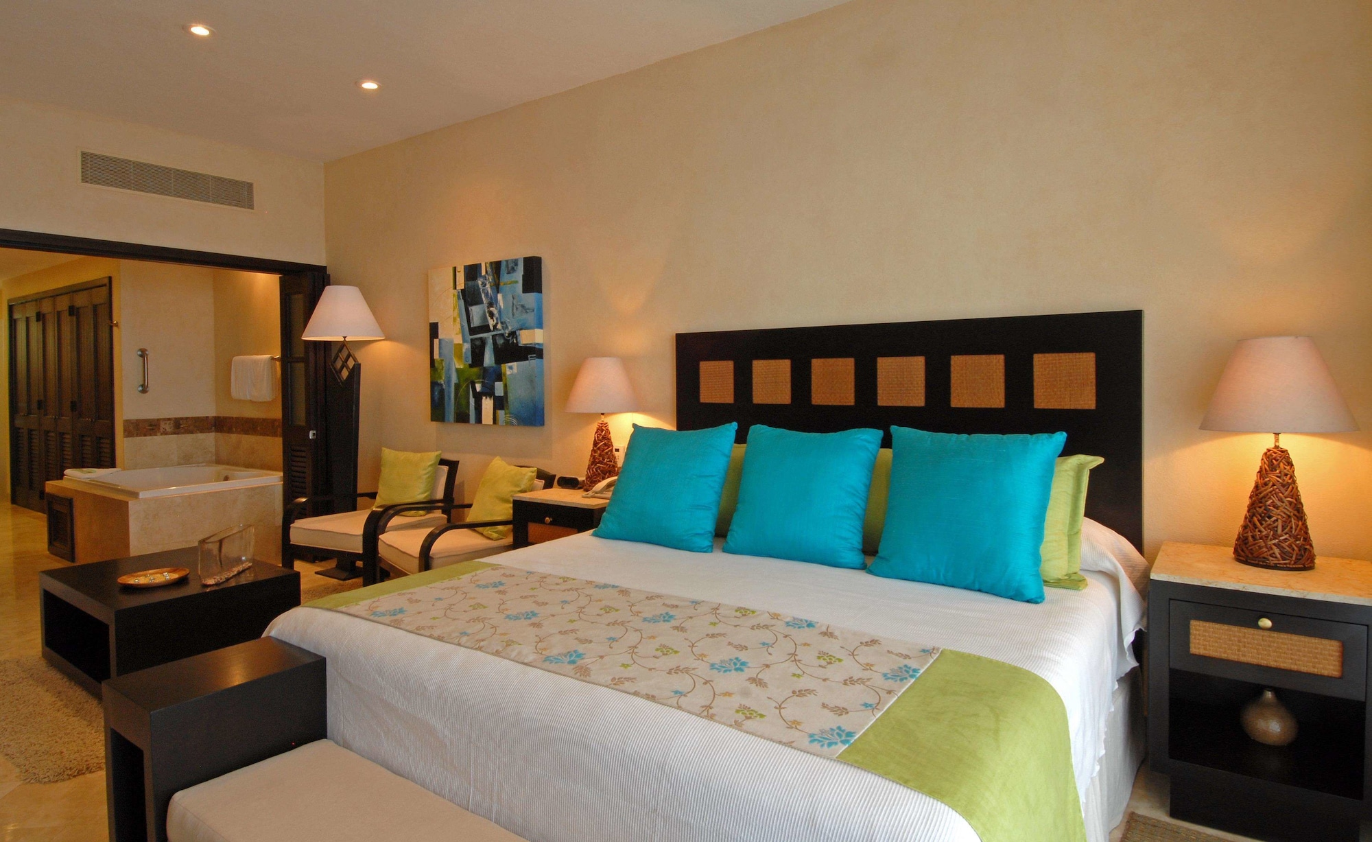 1 BEDROOM, SUITE, OCEAN VIEW