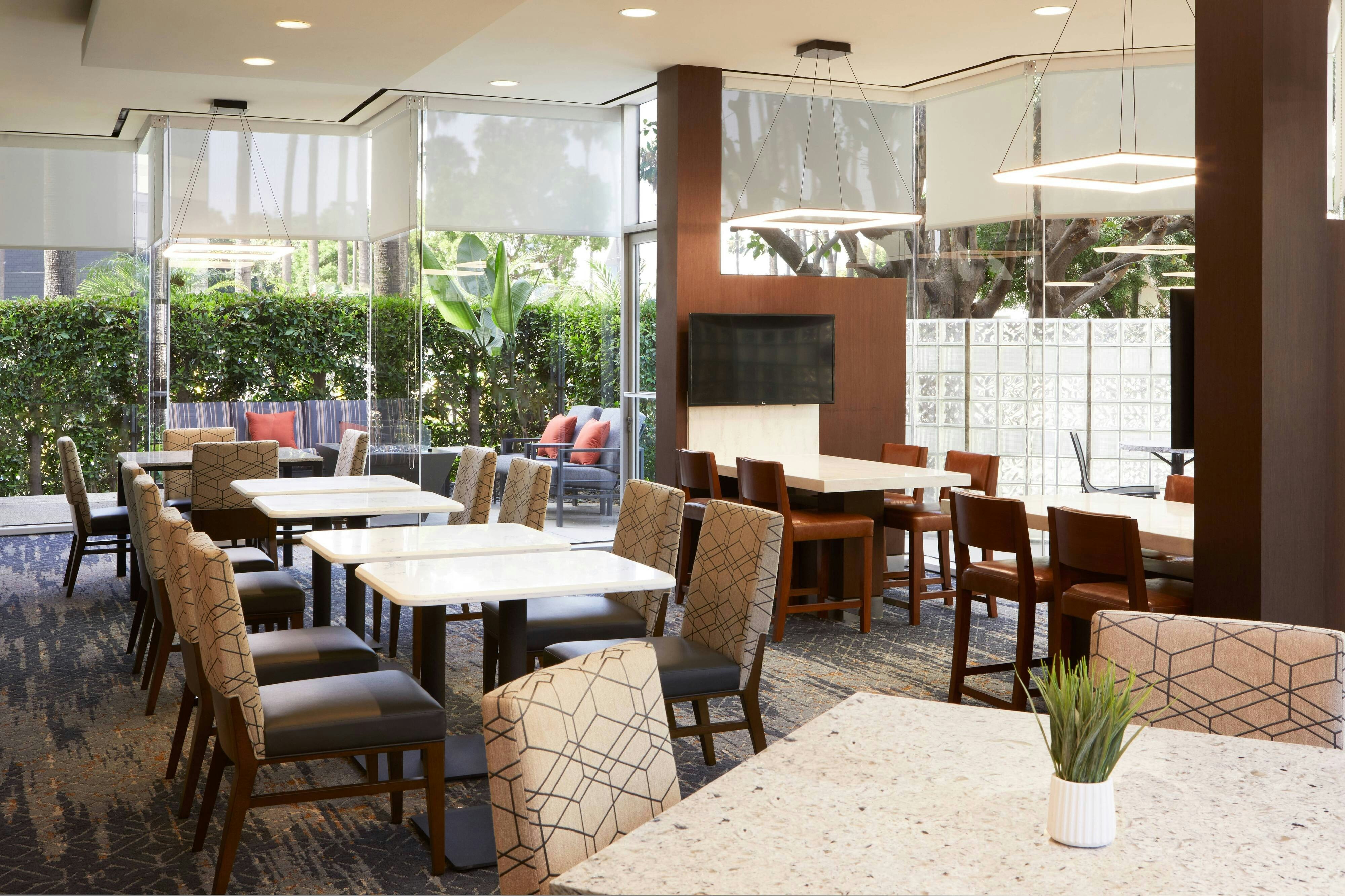 Courtyard By Marriott Los Angeles Lax Century Boulevard 12/19