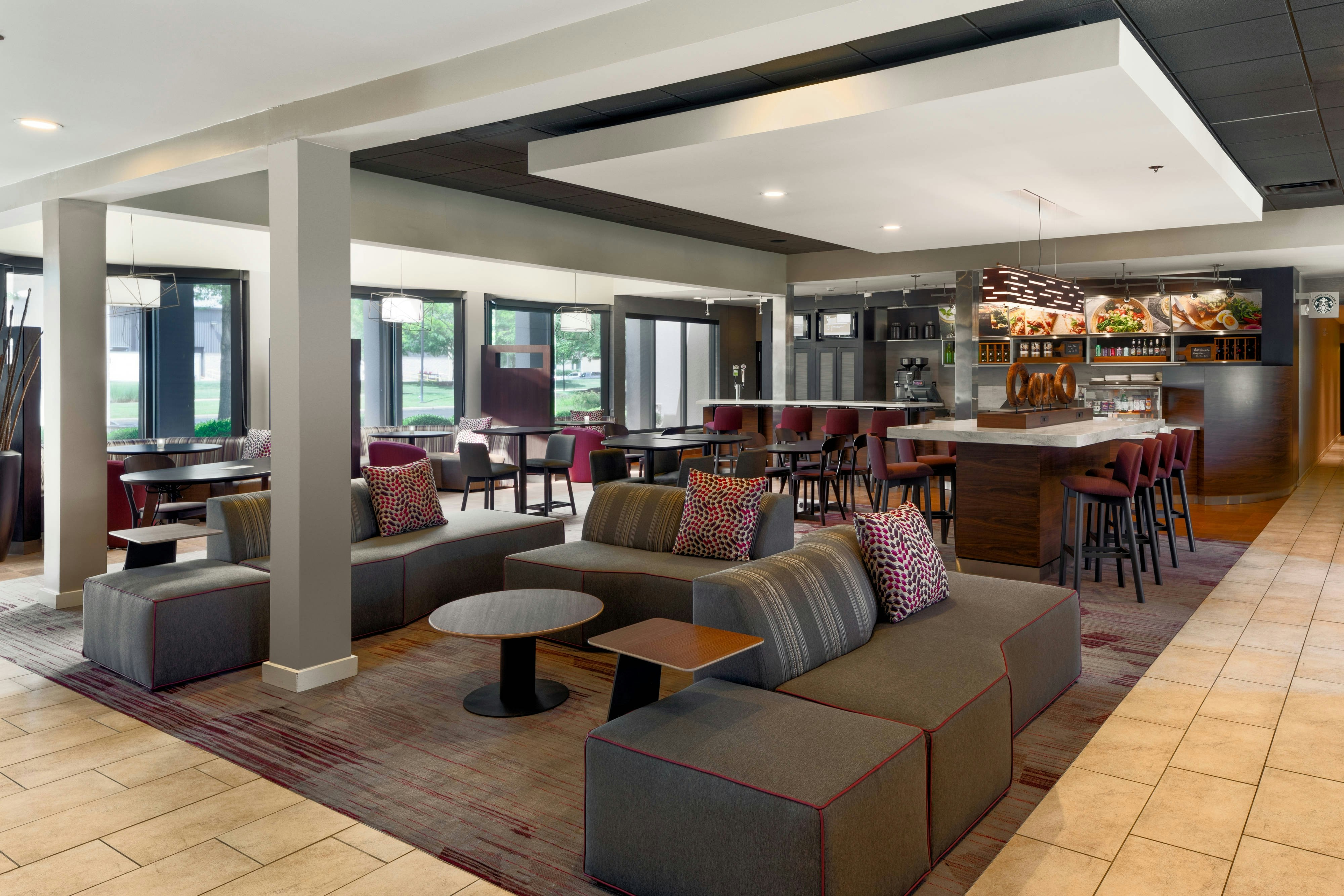 Courtyard Cincinnati Blue Ash 27/46