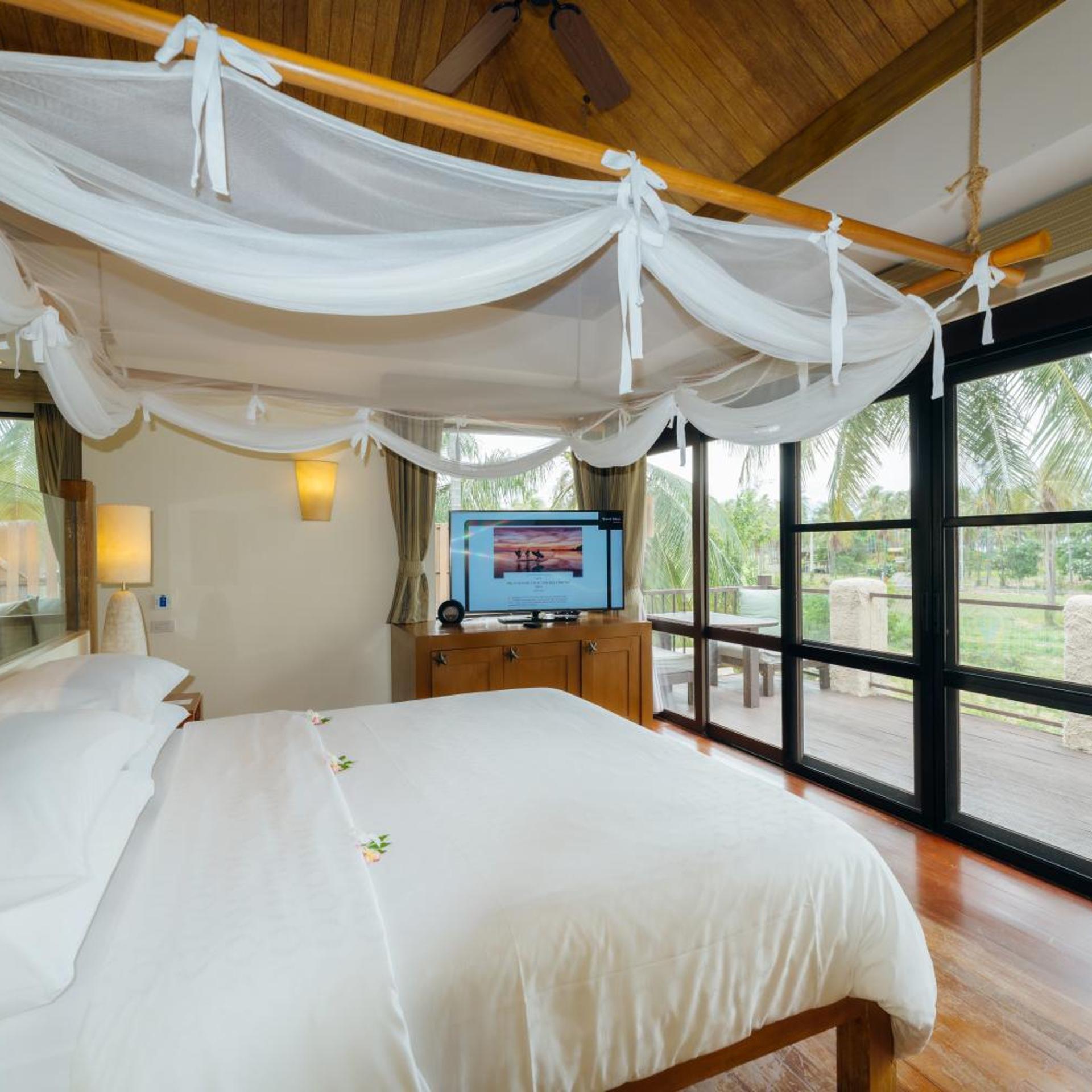 1 Bedroom, Duplex, Pool, Villa, King Bed, Sofa