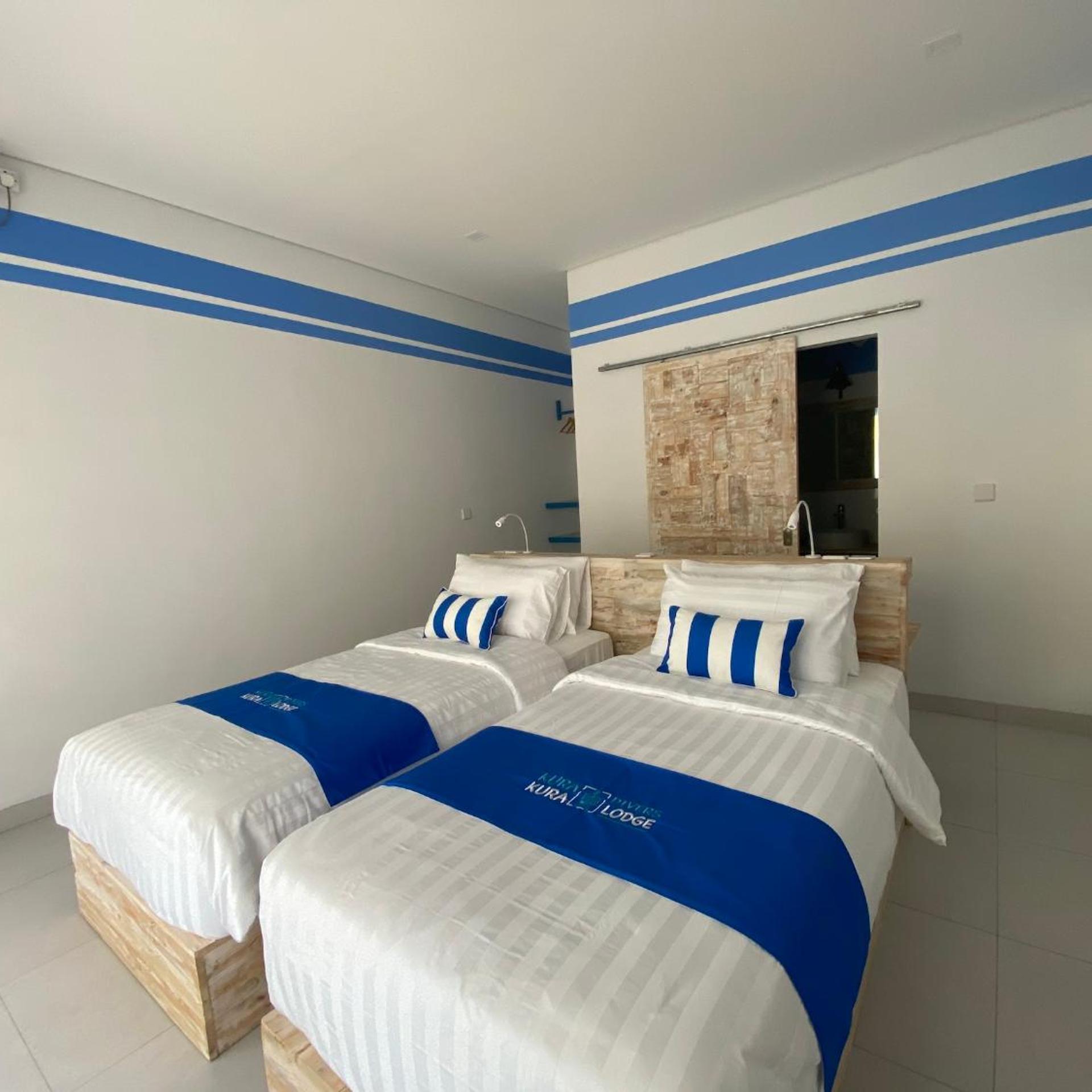 Kura Kura Divers Lodge 7/32