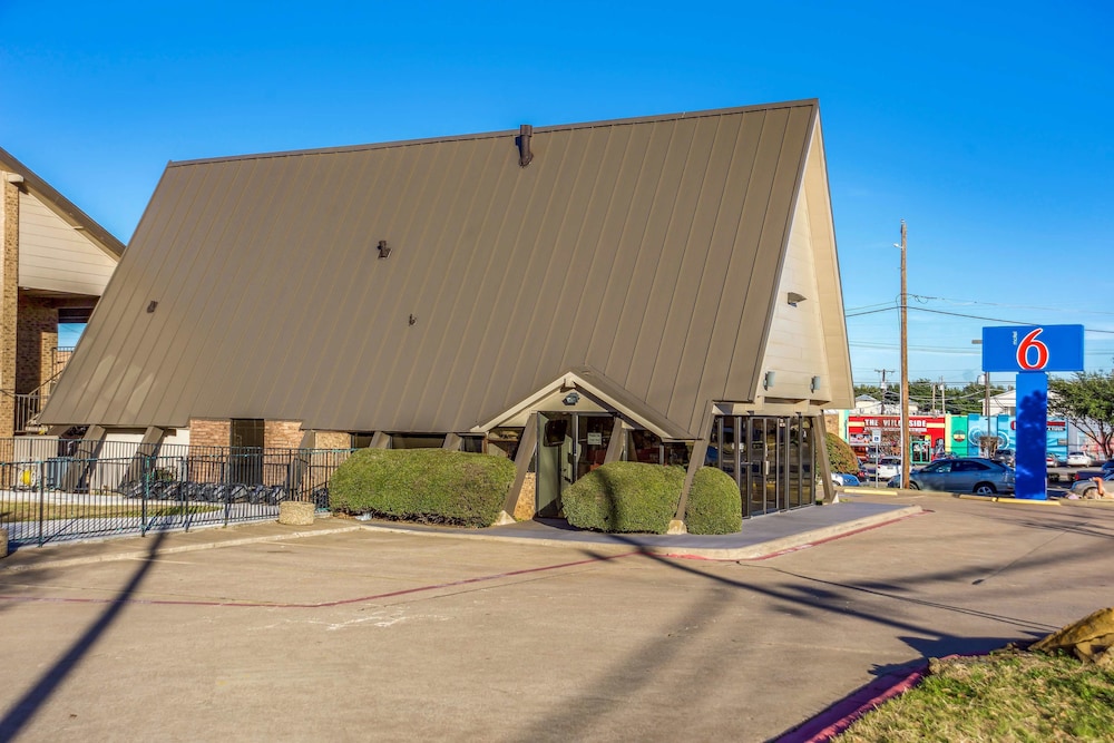 Motel6 Arlington, TX - UTA 21/28