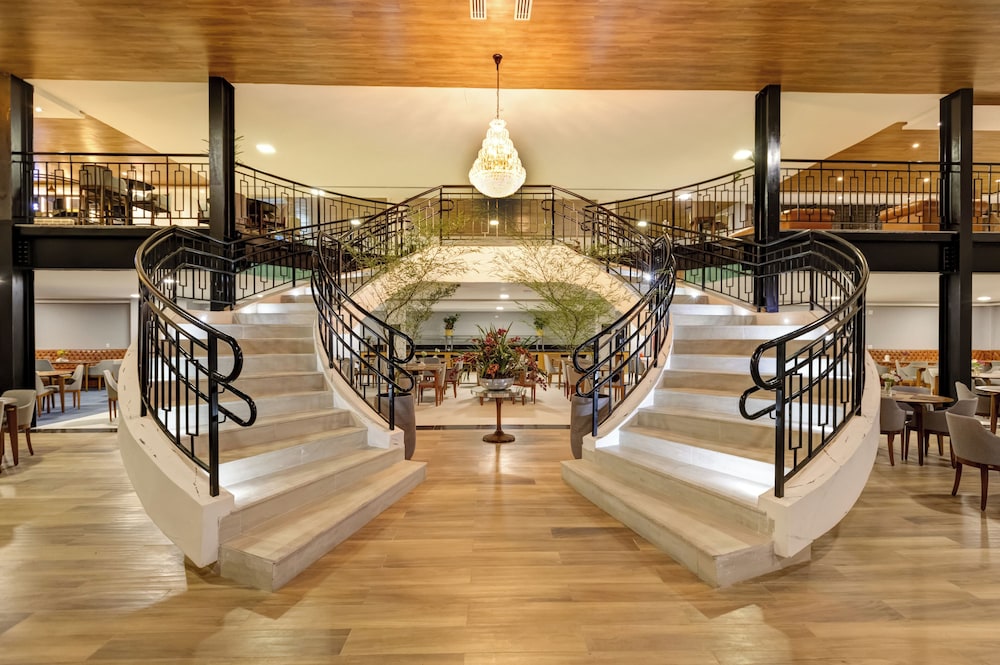 Gran Paradiso Resort 67/85