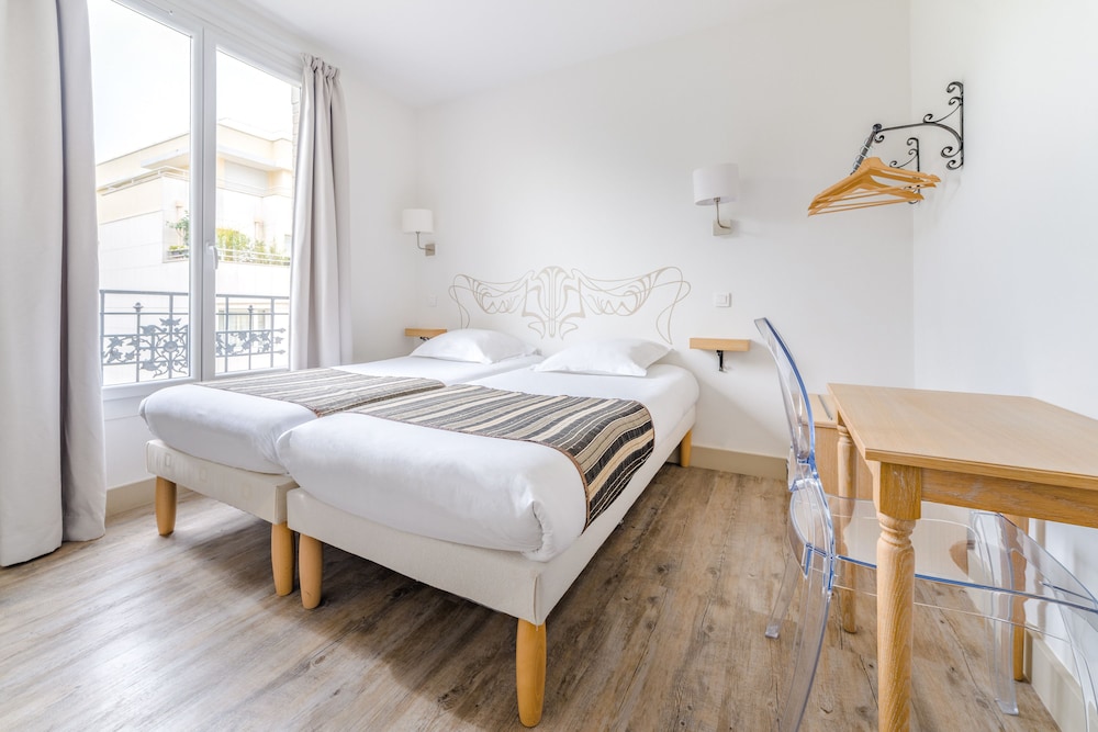 HOTEL KORNER EIFFEL 9/50