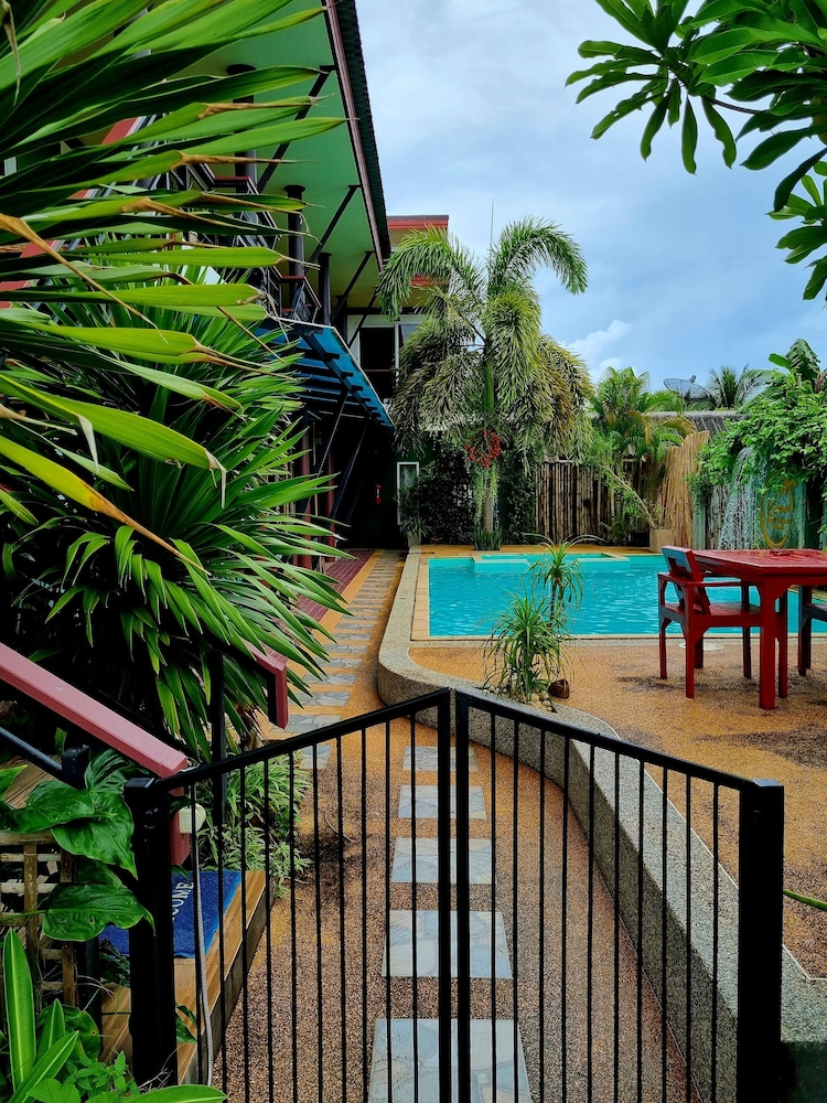 Riviera Boutique House 10/66