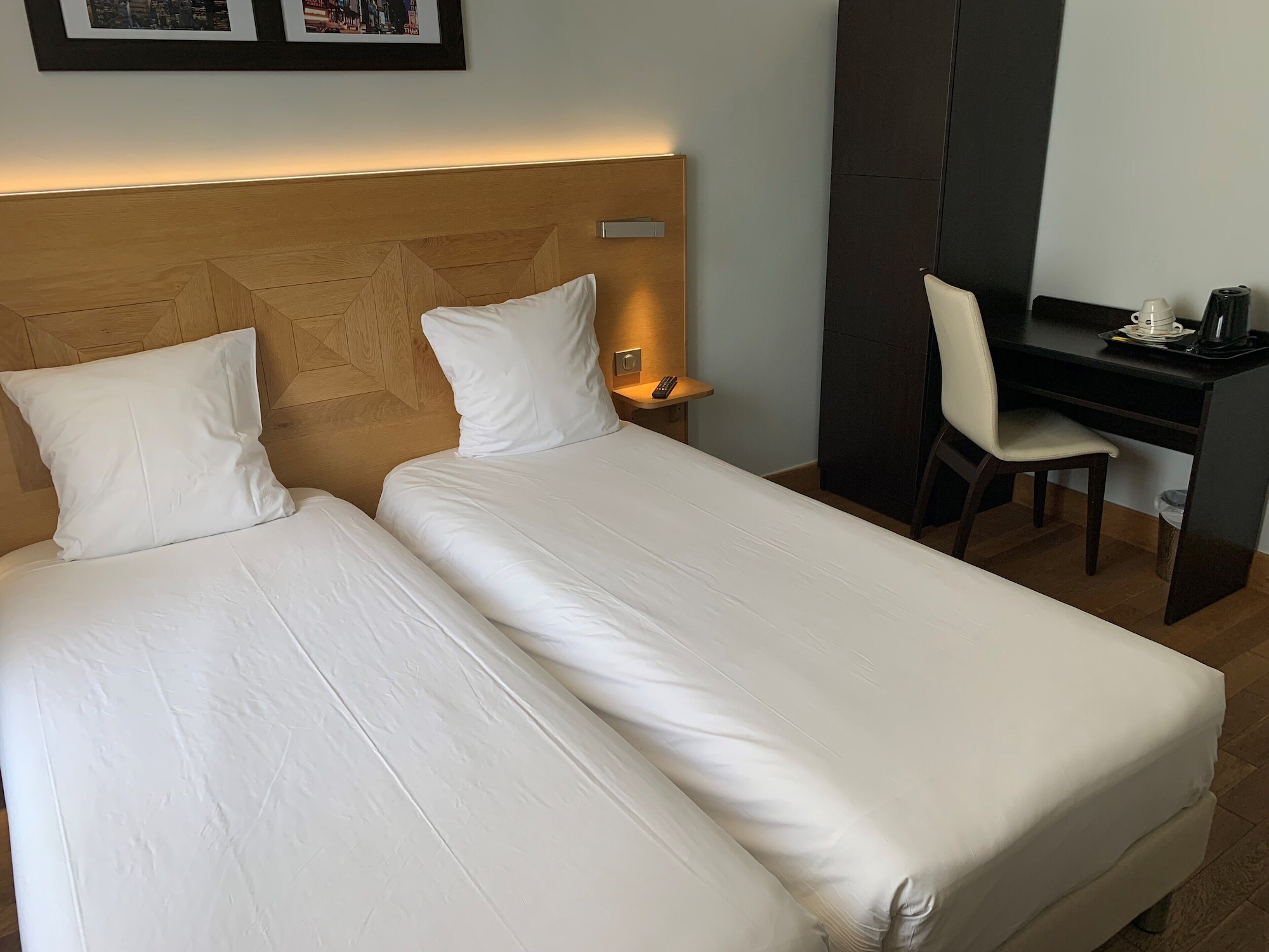 EXECUTIVE, DOUBLE BED