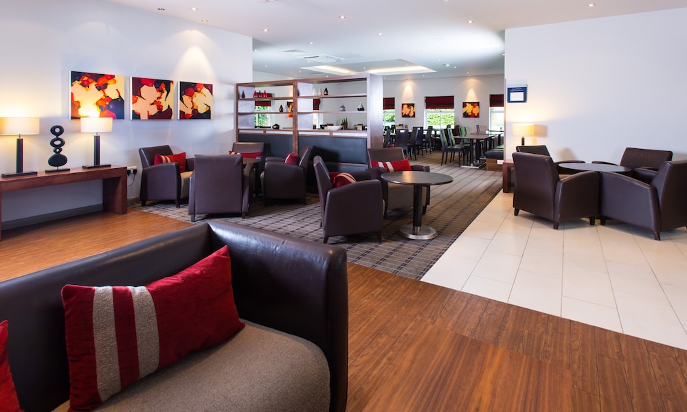 Holiday Inn Express Taunton 32/55
