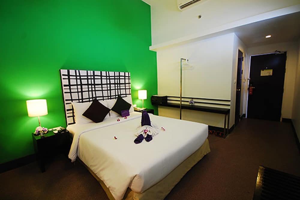 The Embassy Sathorn 25/46