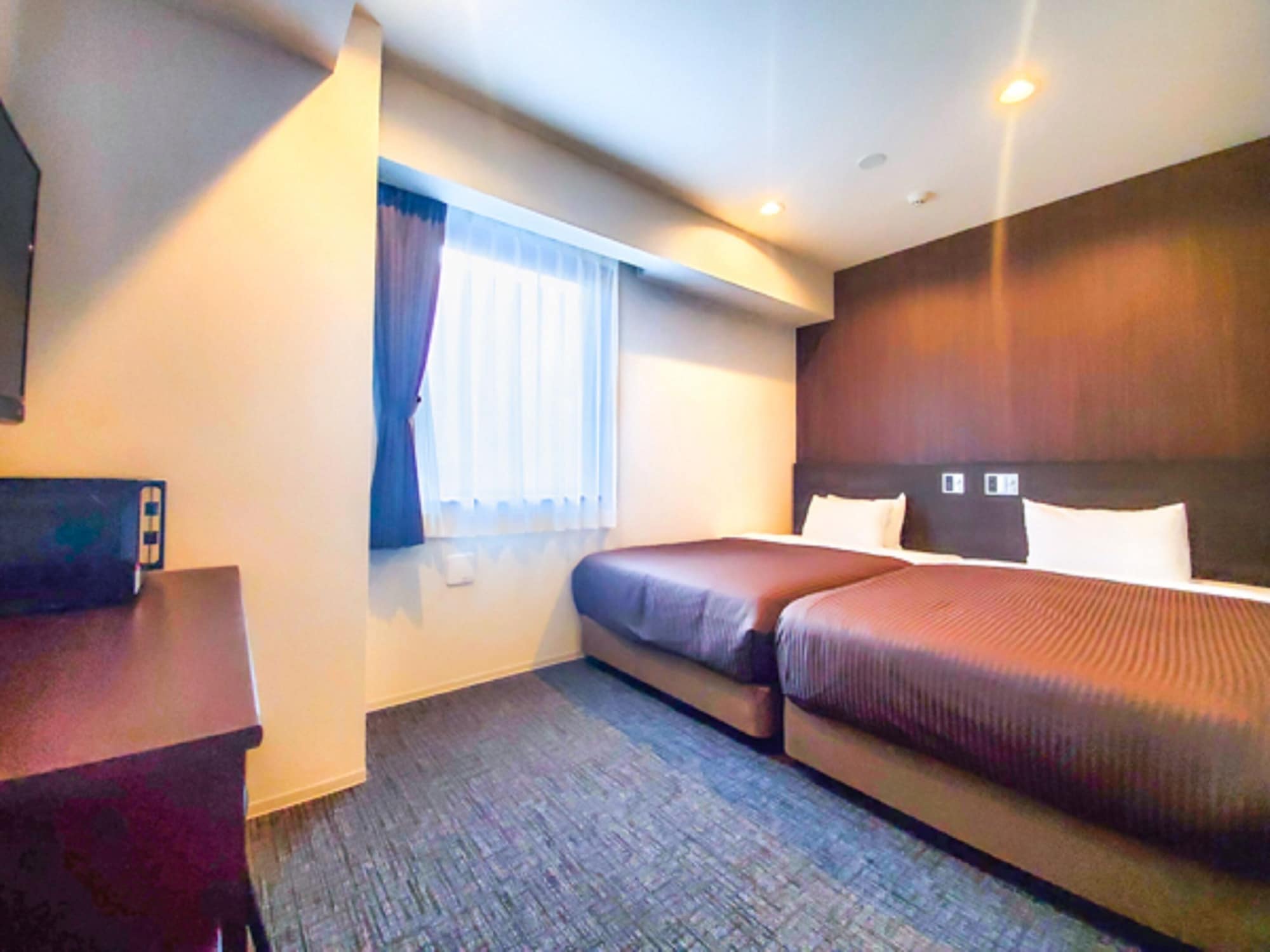 ROOM, TWIN BEDS, SMOKING