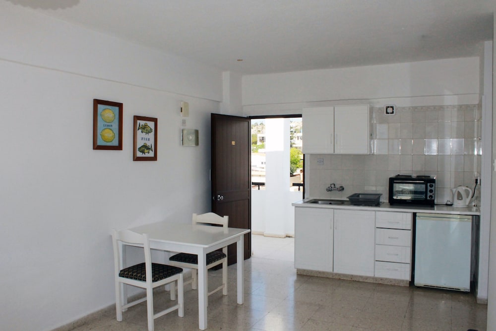 Florea Hotel Apts 7/49