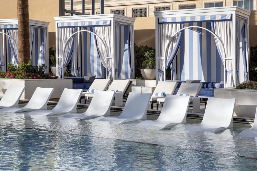 The Venetian Prestige Club Lounge 63/66