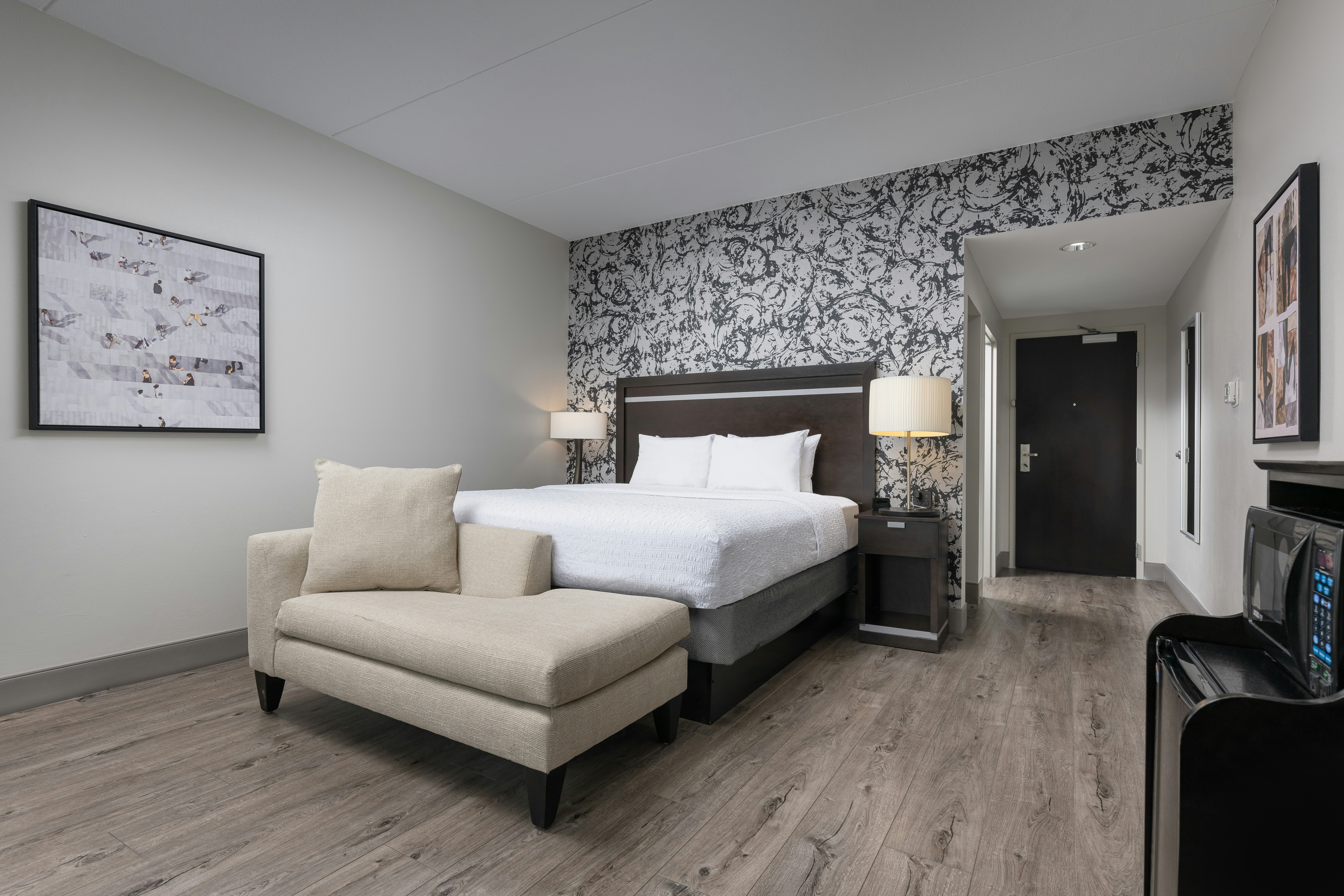 ROOM, KING BED, ACCESSIBLE