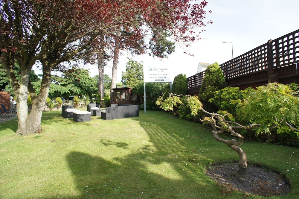 The Applewood Hotel 60/67