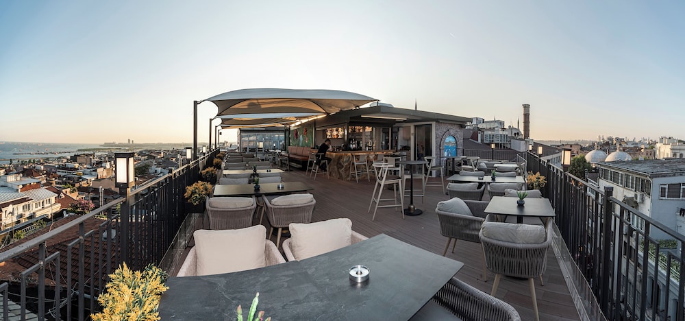 Aprilis Hotel 42/50