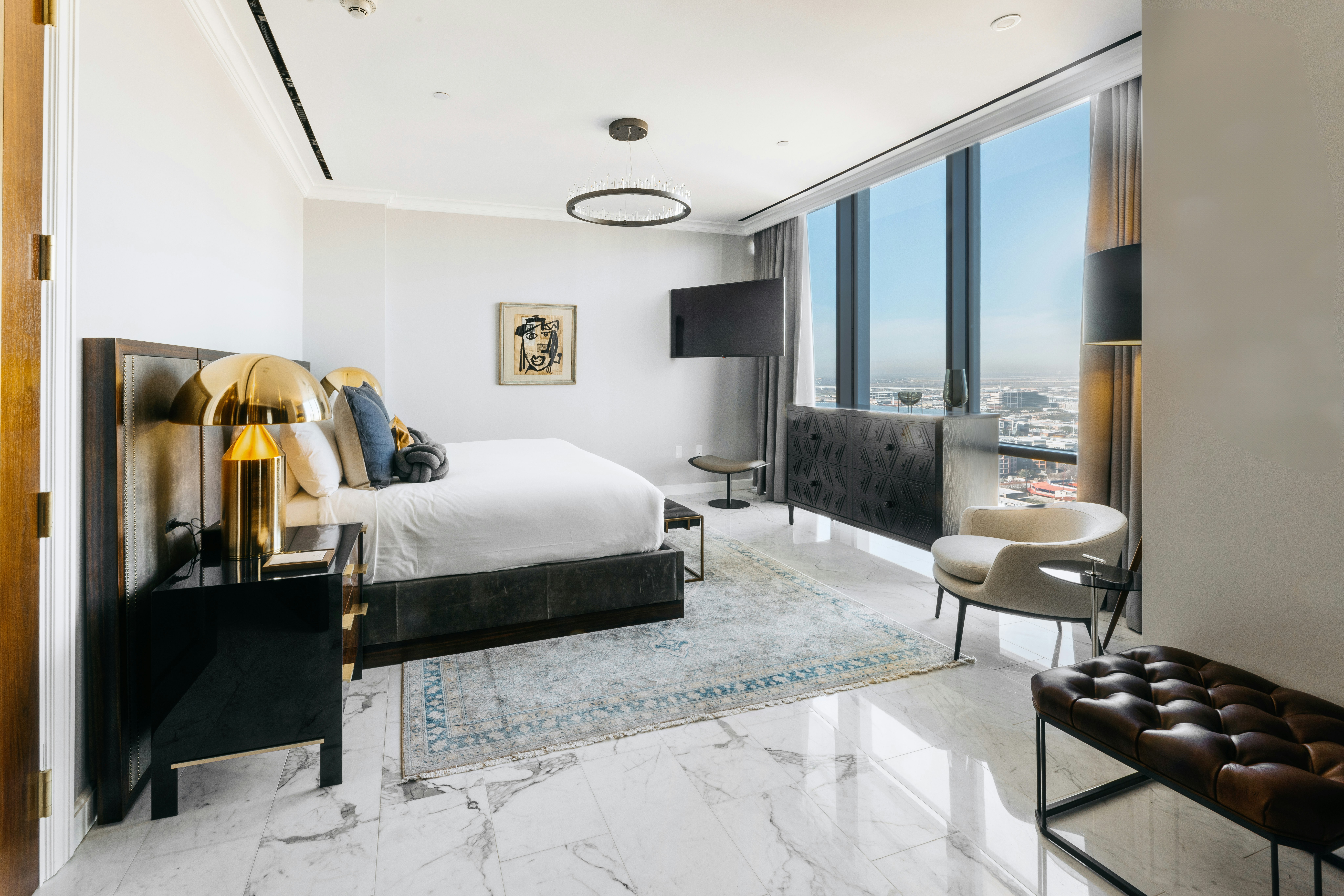 DISTRICT, SUITE