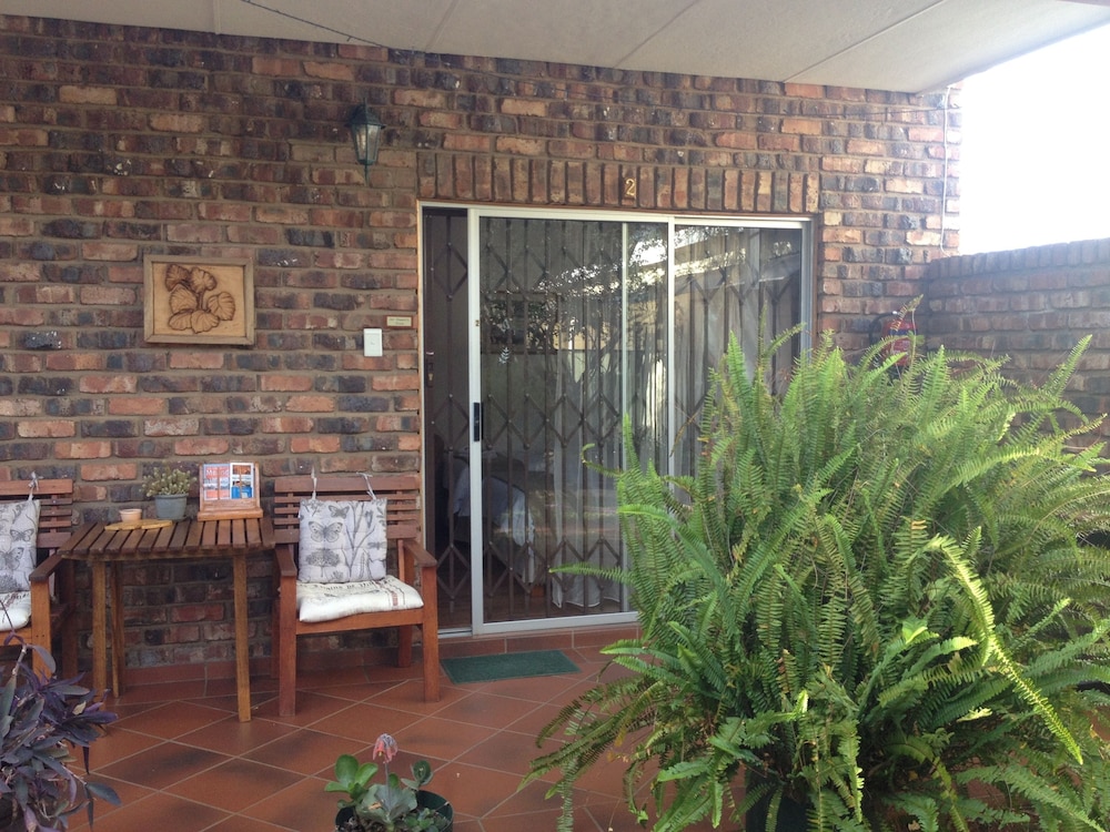 The Nook B&B 2/40