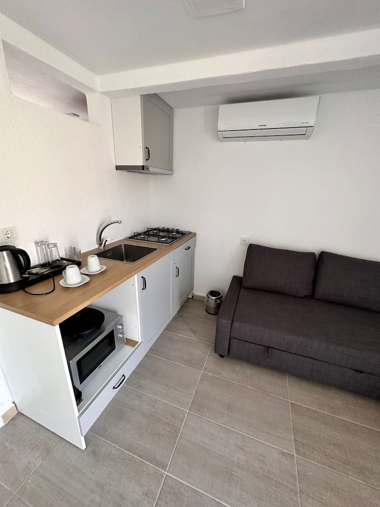Gala Selimiye 9/50