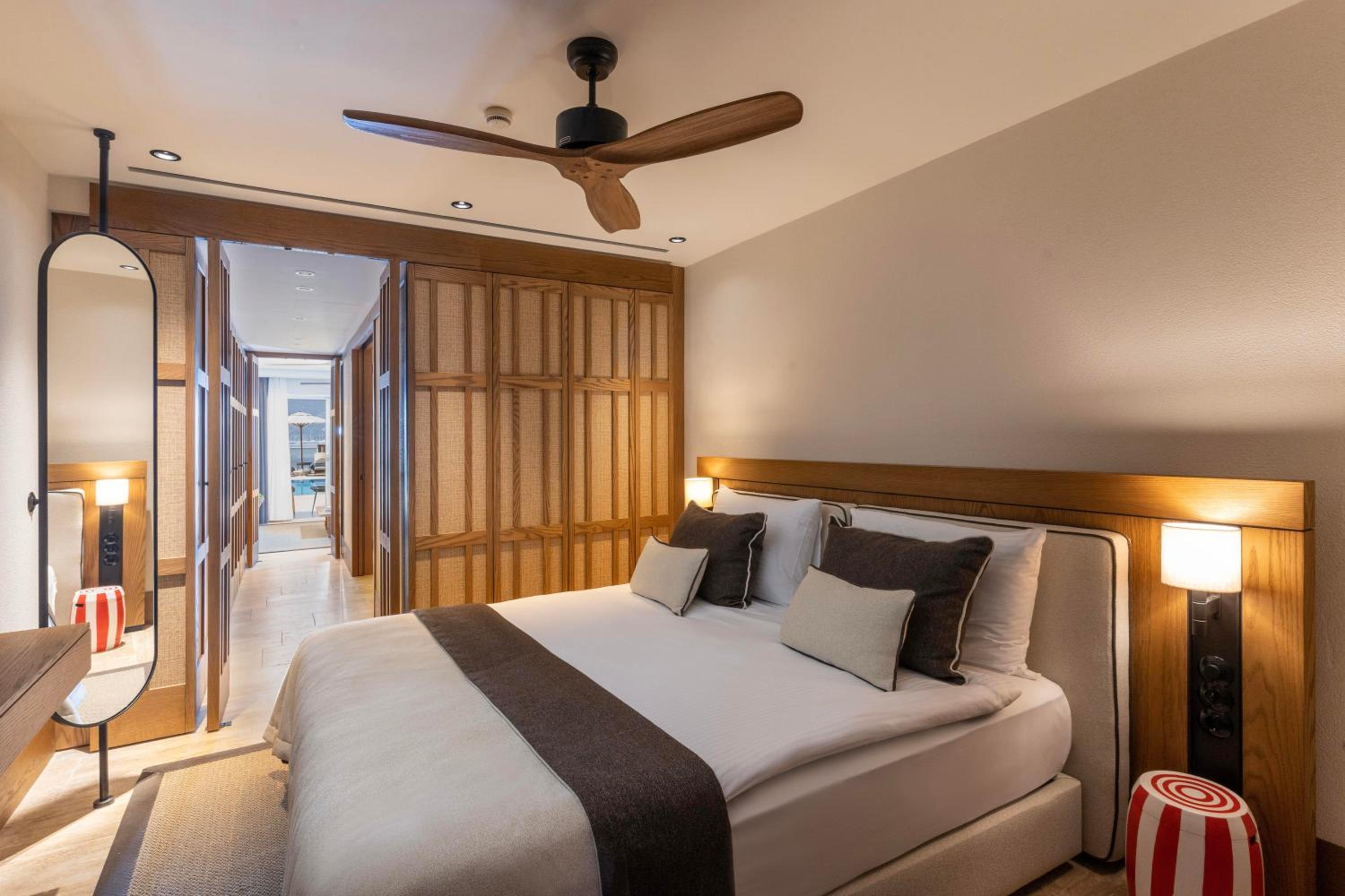 Poolside Suite