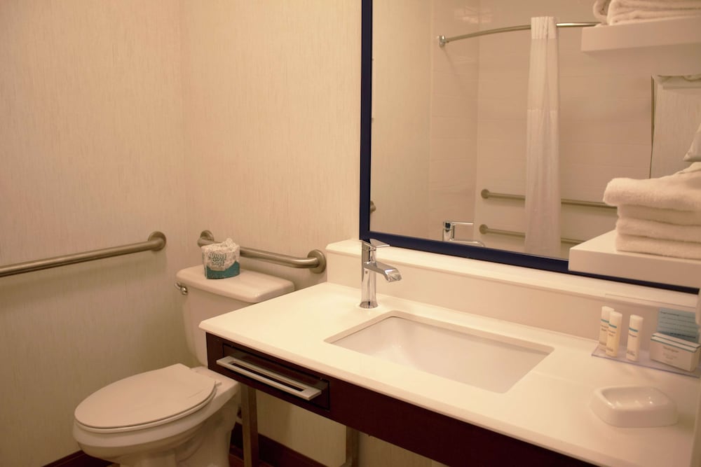 Hampton Inn Boise Airport 17/55