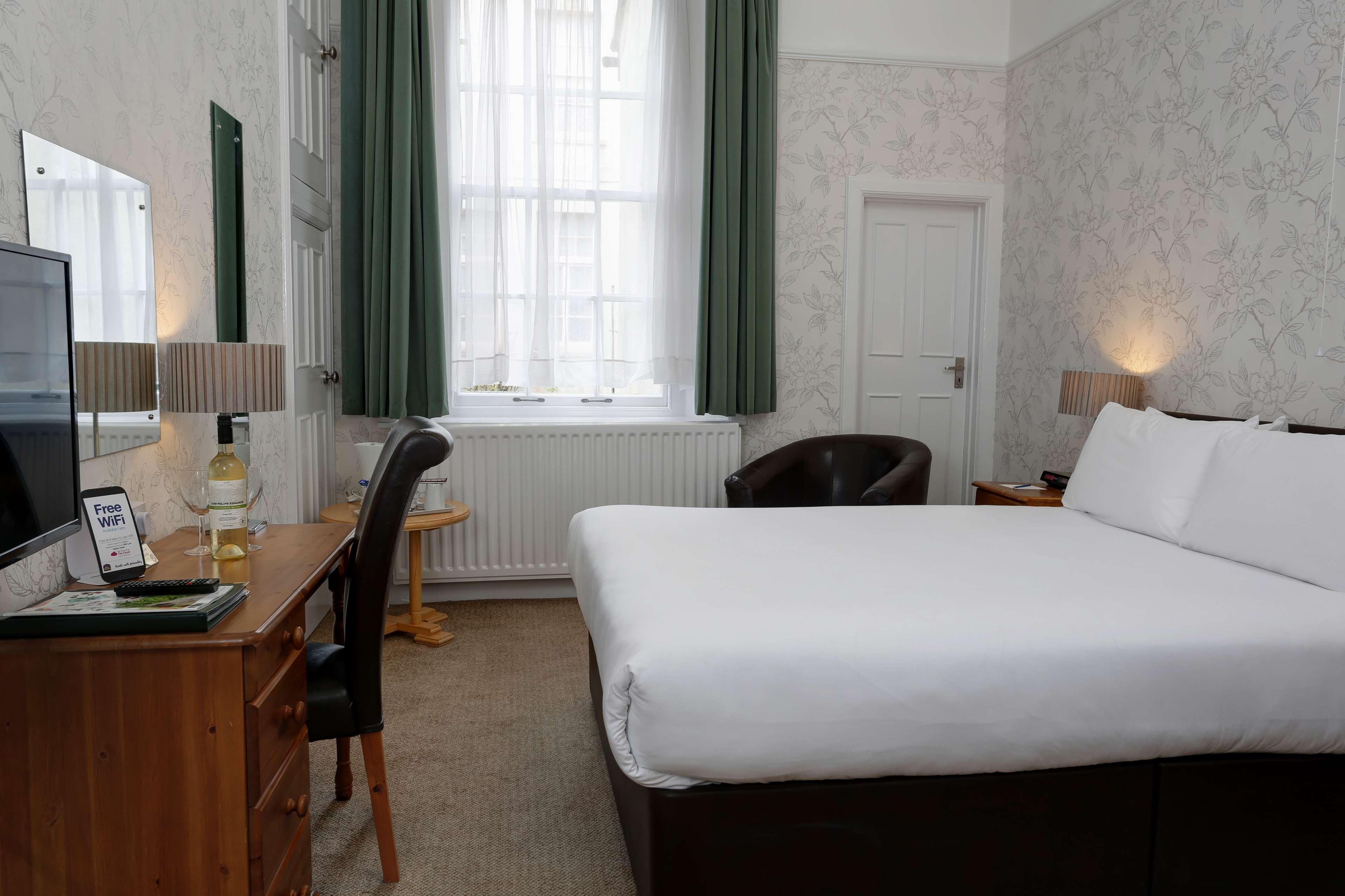 Room, Double Bed
