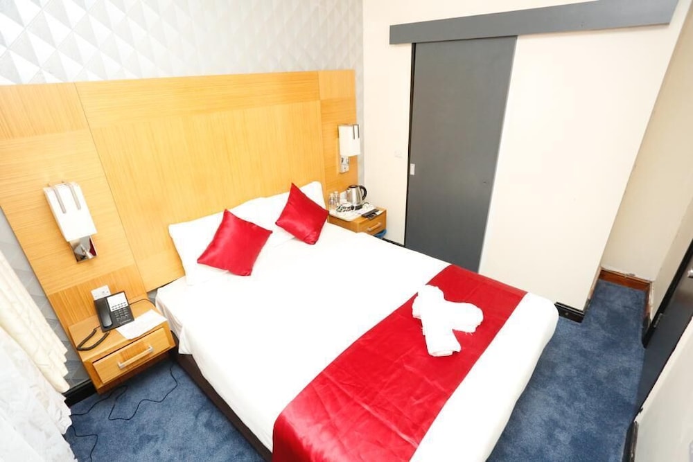 Acorn Lodge Gatwick Hotel 5/23